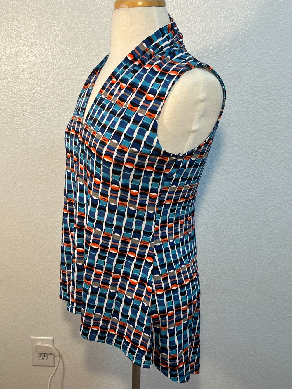 Philosophy Republic Clothing Women's Geometric Print Sleeveless Hi-Low Blouse. - Picture 3 of 7